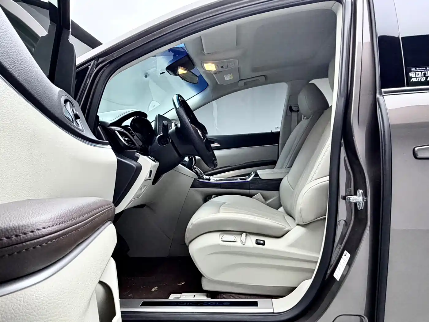Фото 20 - Buick GL8