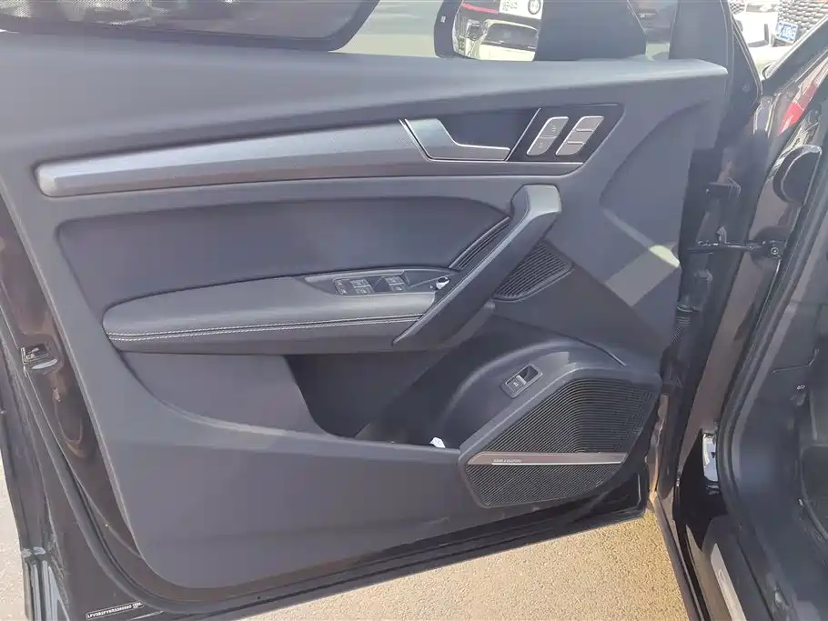 Audi Q5L 2024 Model 45 TFSI Luxury Dynamic фото 7
