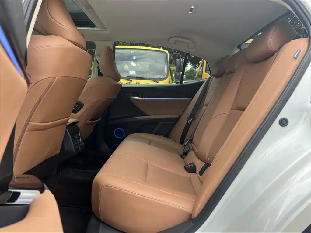 Toyota Camry 2024 2.0GVP Luxury Edition фото 21