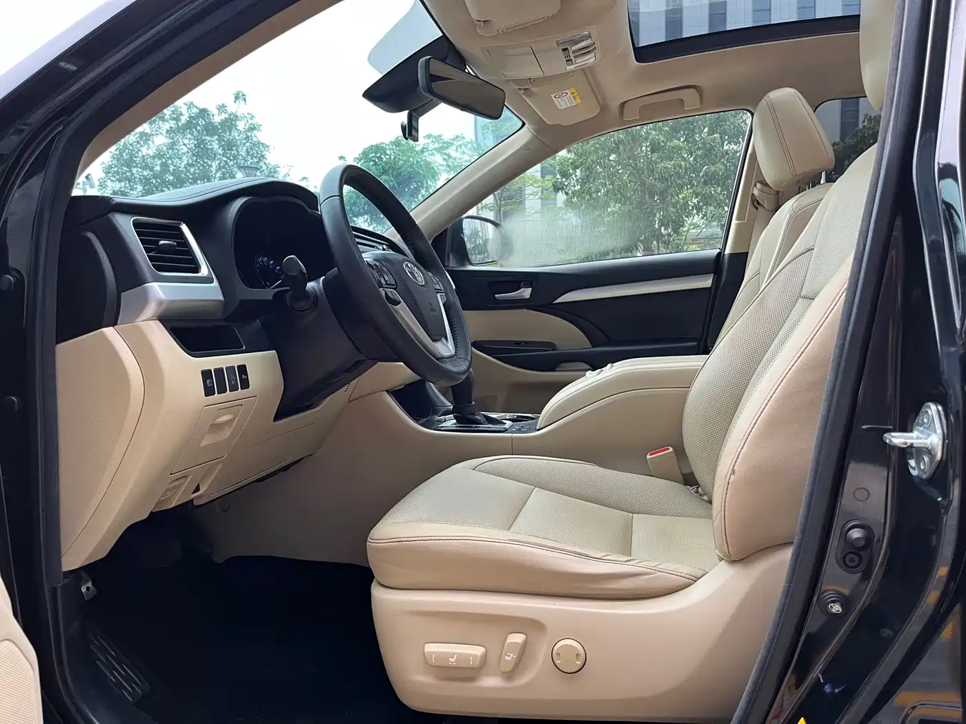 Toyota Highlander 2018 2.0T 4WD Luxury 7-seater China VI фото 7