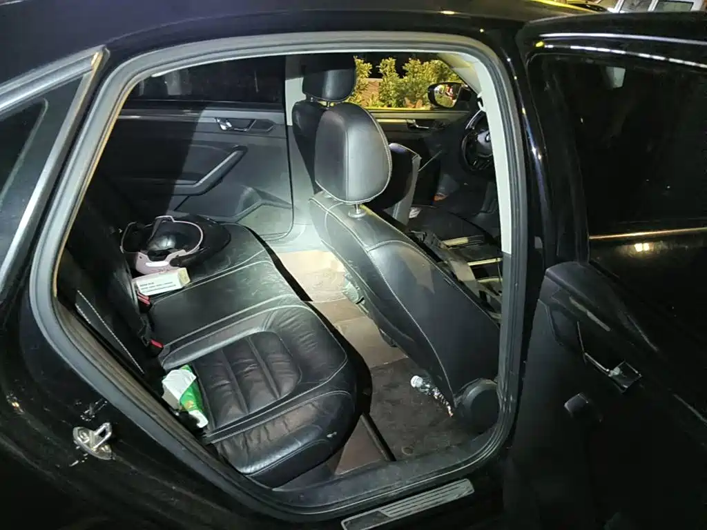Photo 11 - Volkswagen Passat