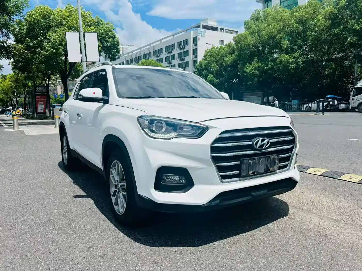 Hyundai Beijing Hyundai ix35 2018 2.0L Automatic 2WD Zhiyong·Enjoyment Edition фото 3