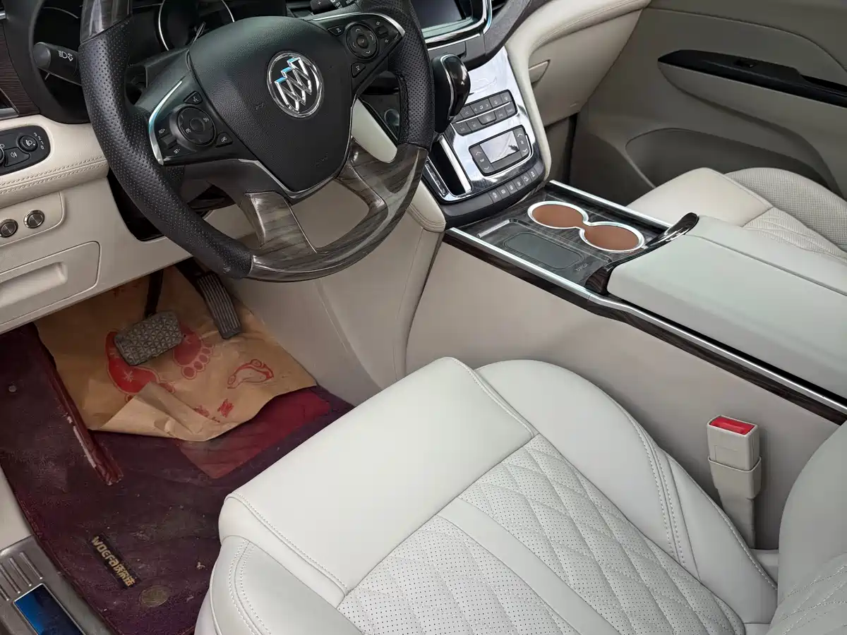 Buick GL8 2018 ES 28T Comfort Type China VI фото 4