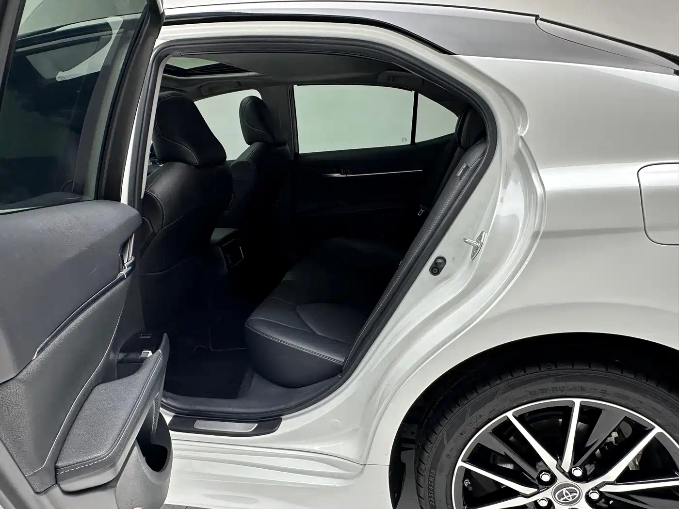 Toyota Camry 2021 2.5S Feng Shang Edition фото 8