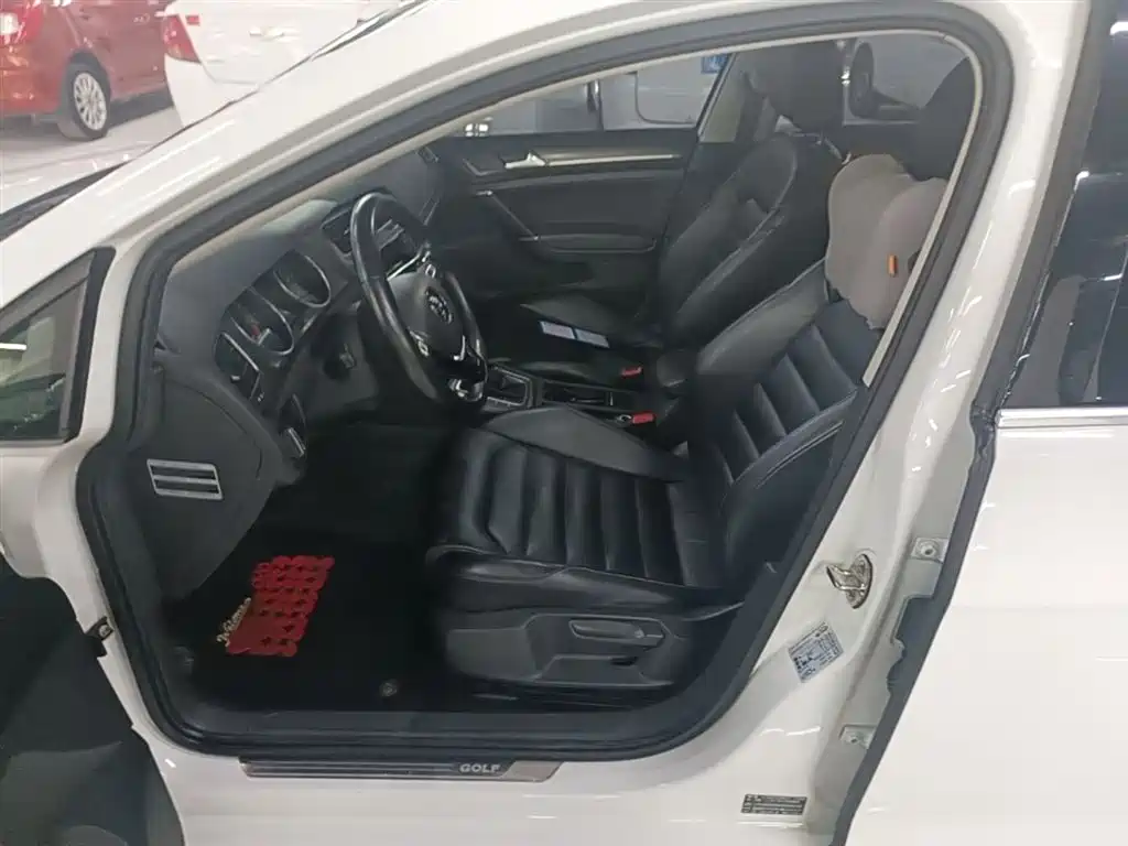 Volkswagen Golf 2016 230TSI Automatic Luxury фото 15