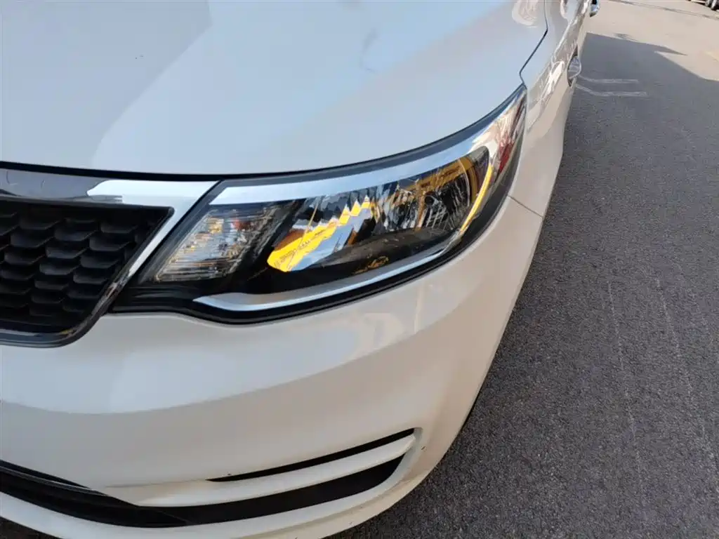 Kia K2 2012 Sedan 1.4L AT GLS Commemorative Edition фото 24