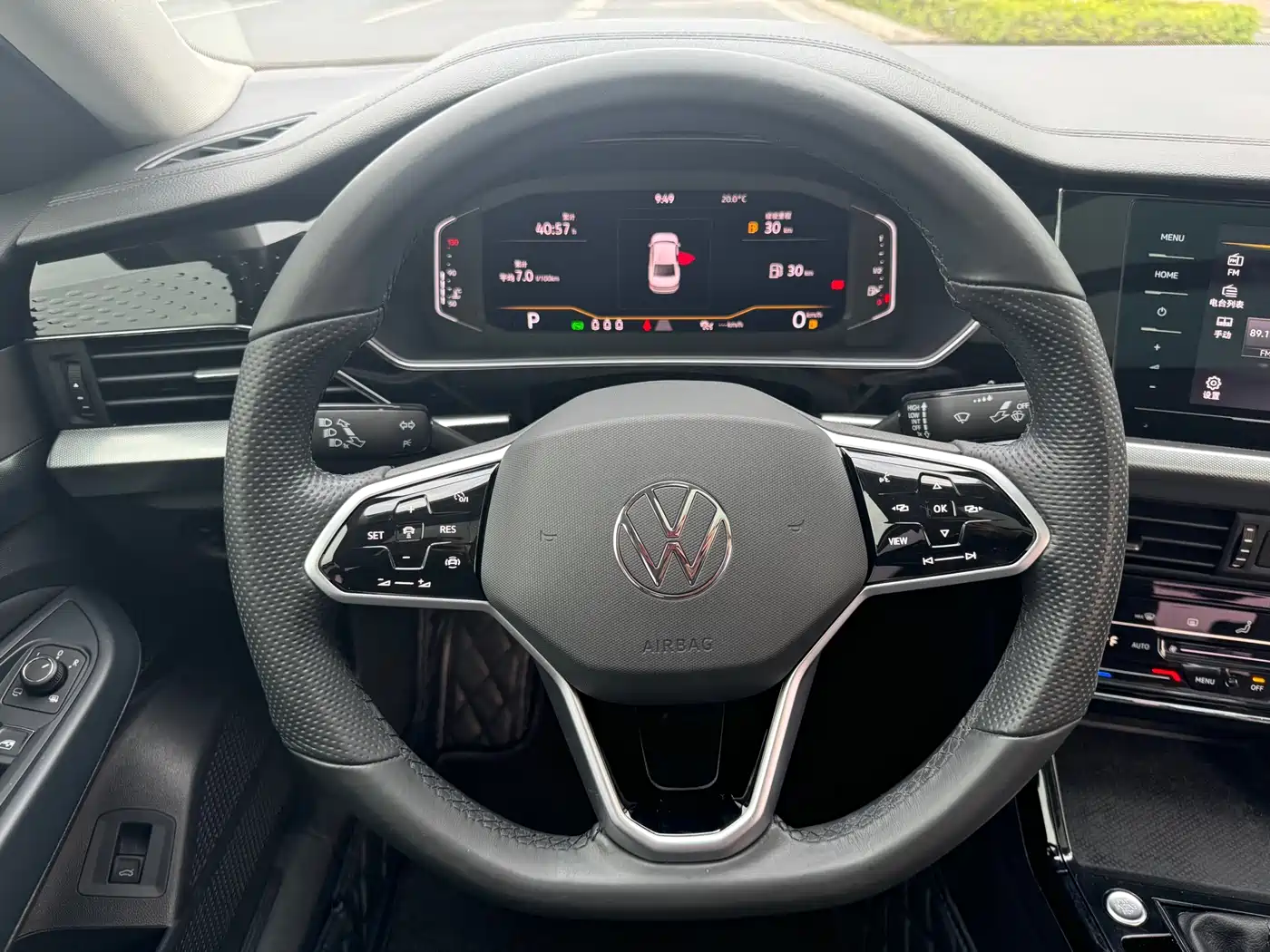 Volkswagen Passat 2023 330TSI Elite Edition фото 16