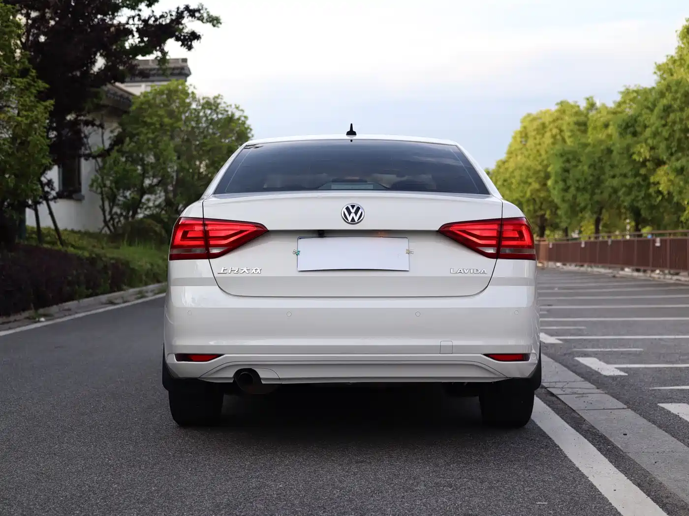 Volkswagen Lavida 2017 1.6L Automatic Trend Edition фото 6