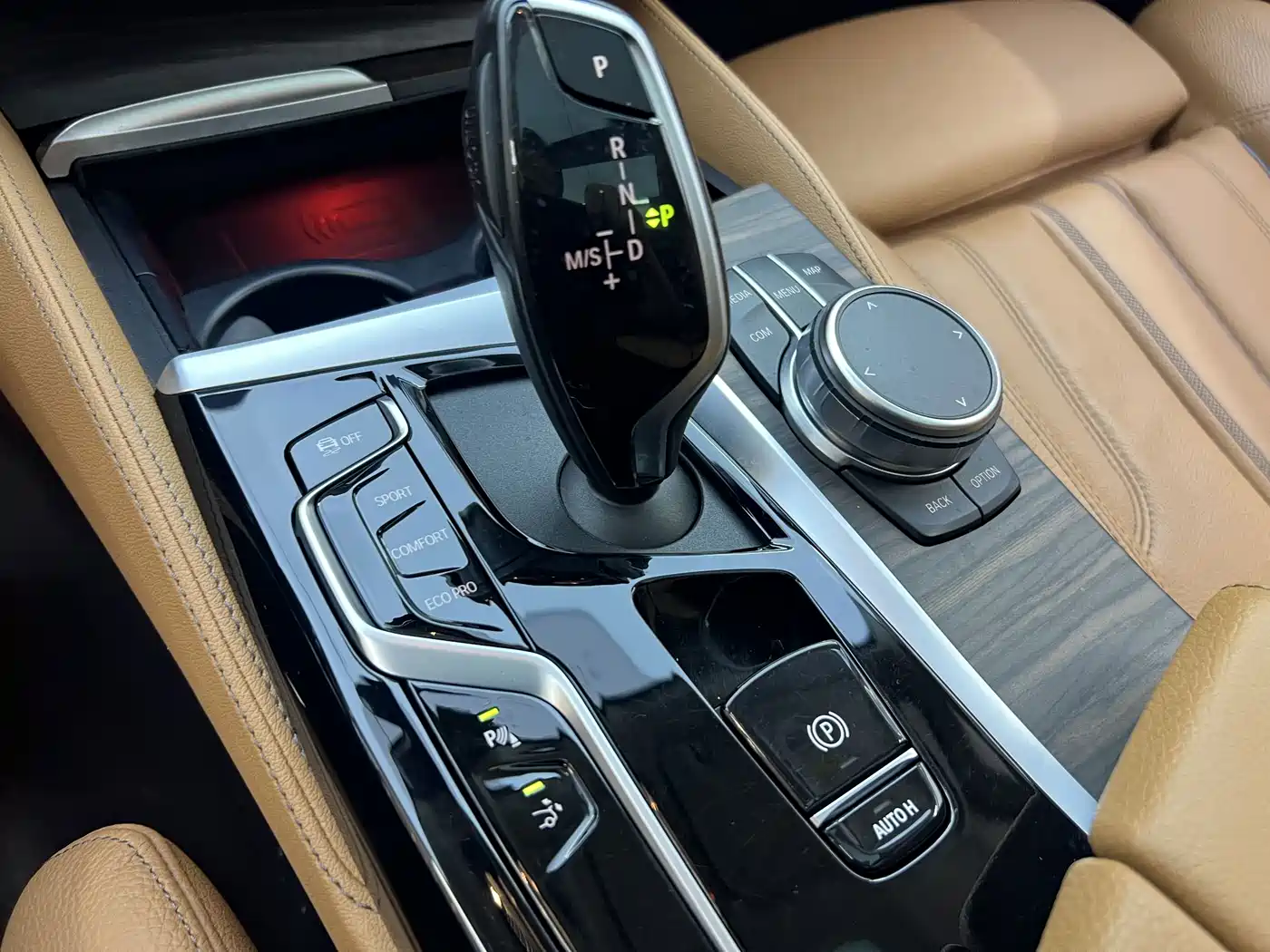 BMW 6 Series GT 2024 2022 Model 630i Luxury Design Package