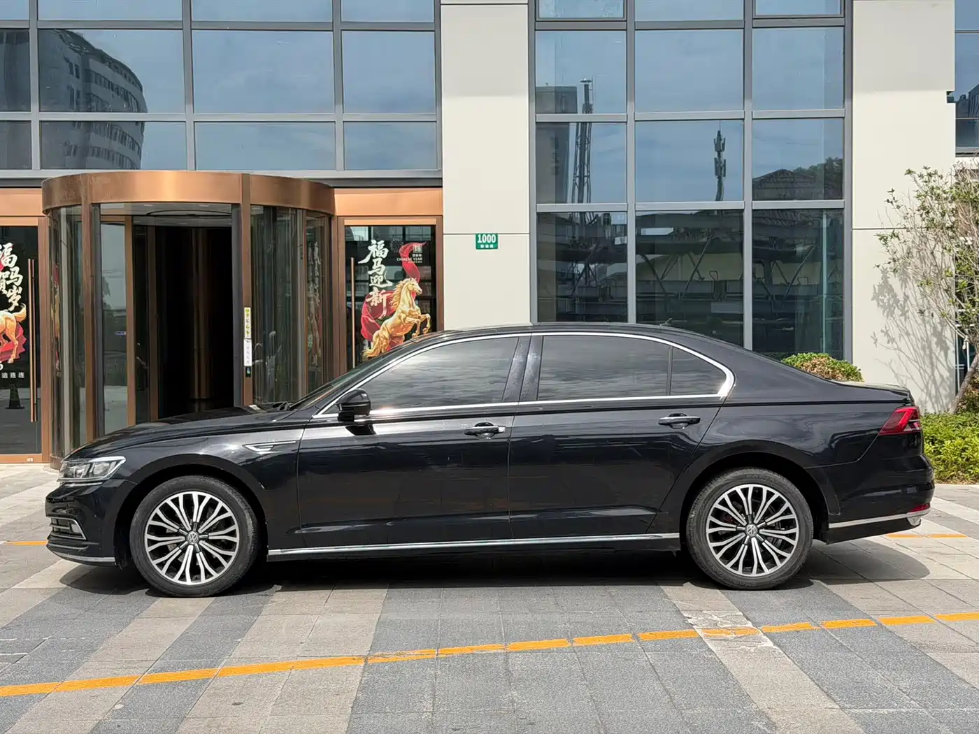 Volkswagen Phideon 2018 Facelift 380TSI FWD Business фото 20