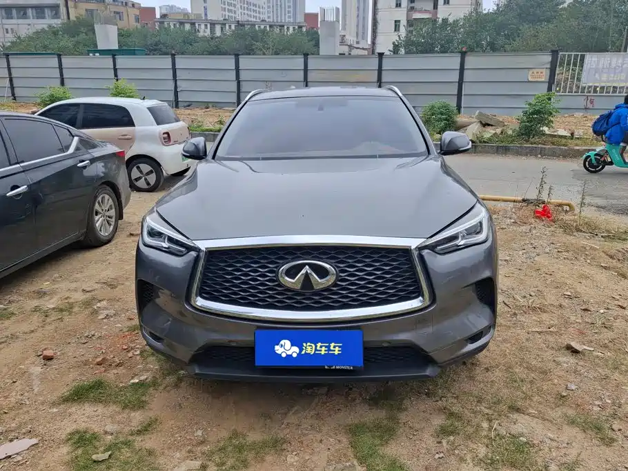 Photo 2 - Infiniti QX50