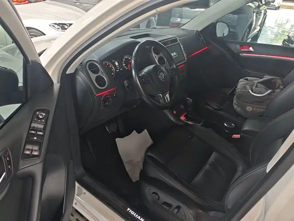 Volkswagen Tiguan 2015 1.8TSI Automatic 2WD Highline фото 16