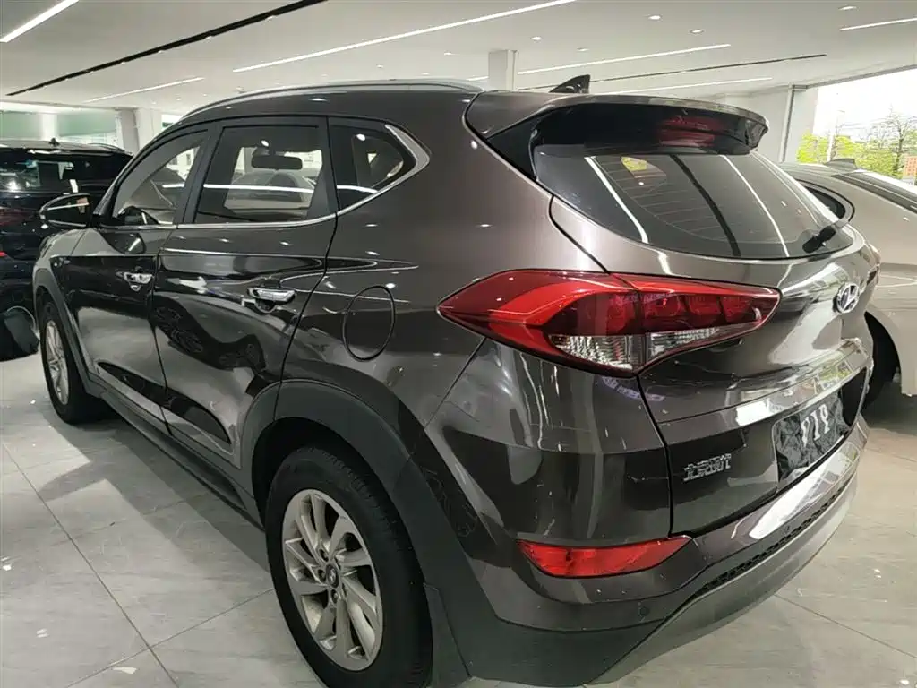 Hyundai Tucson 2015 1.6T Dual Clutch 2WD Smart фото 5