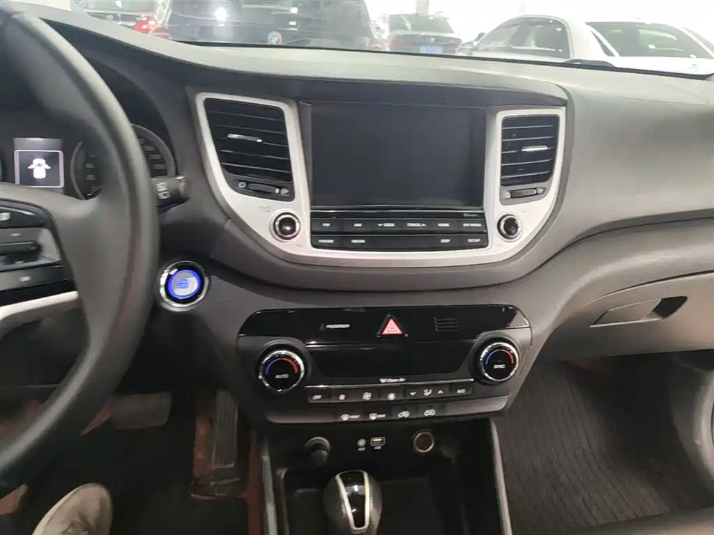 Hyundai Tucson 2015 1.6T Dual Clutch 2WD Smart фото 13