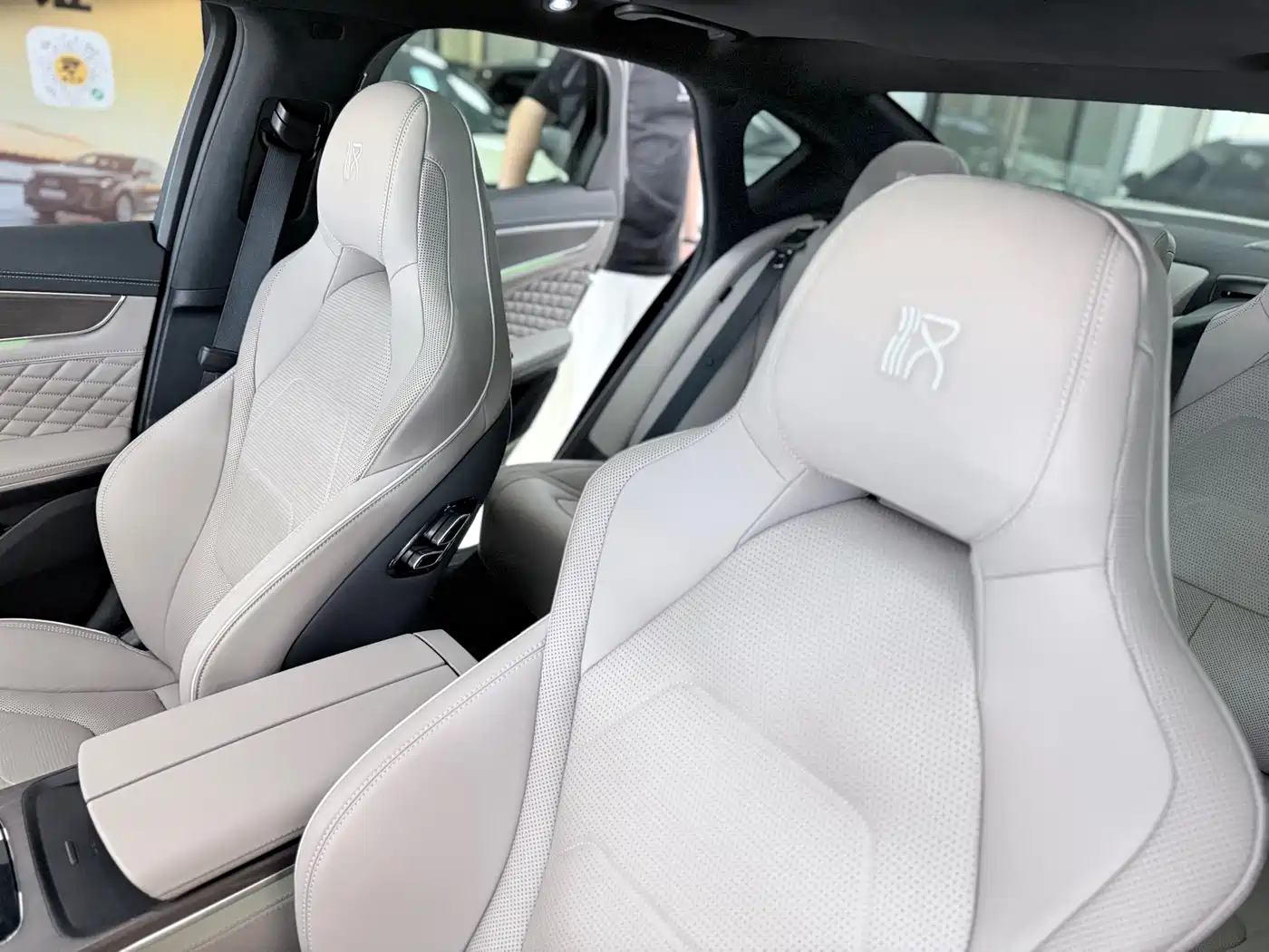 BYD Han 2024 EV Glory Edition 610KM AWD Celestial Eye Smart Driving фото 9