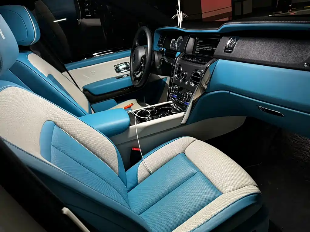 Rolls-Royce Cullinan 2018 4-Seater Version фото 6