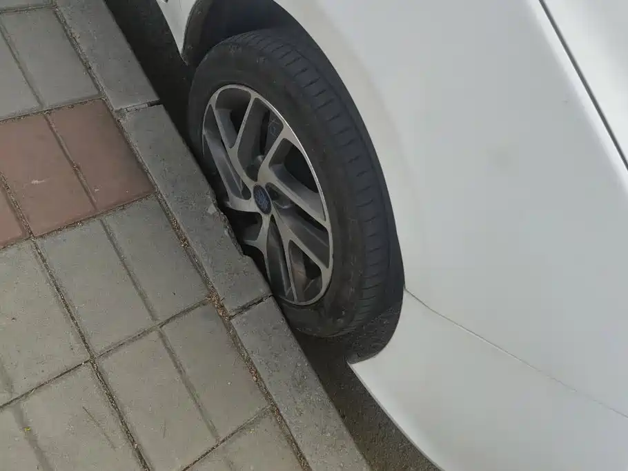 صورة 6 - BYD Qin New Energy