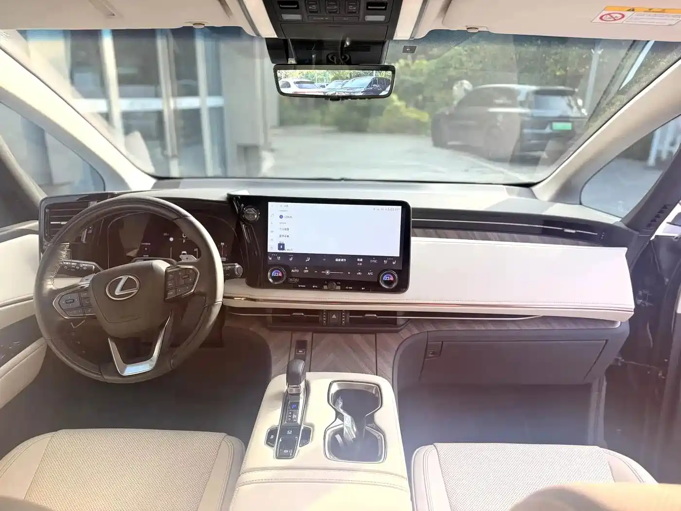Lexus LM 2024 2023 500h Four-Seat Imperial Edition