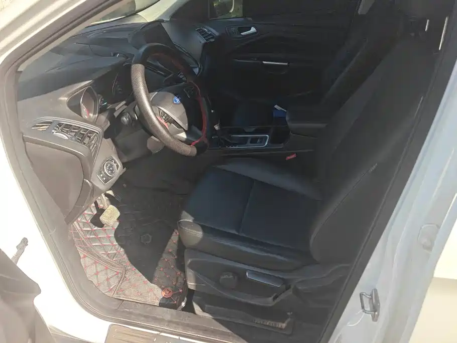 Фото 9 - Ford Kuga