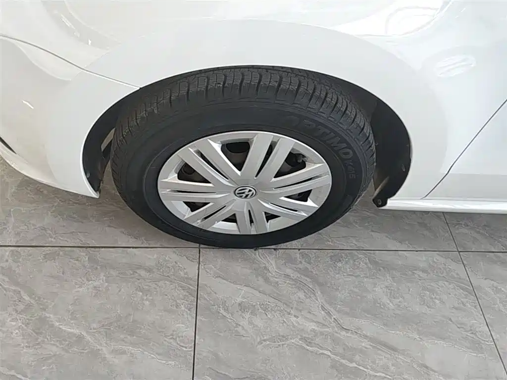 Volkswagen Polo 2016 1.4L Manual Trend фото 25