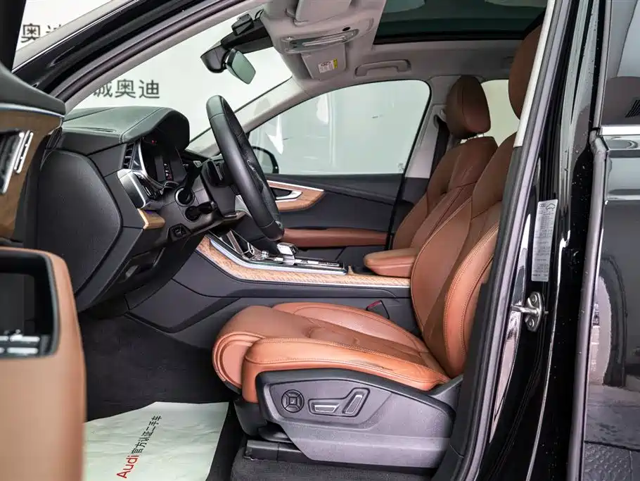 Audi Q7 2023 55 TFSI quattro S Premium фото 11