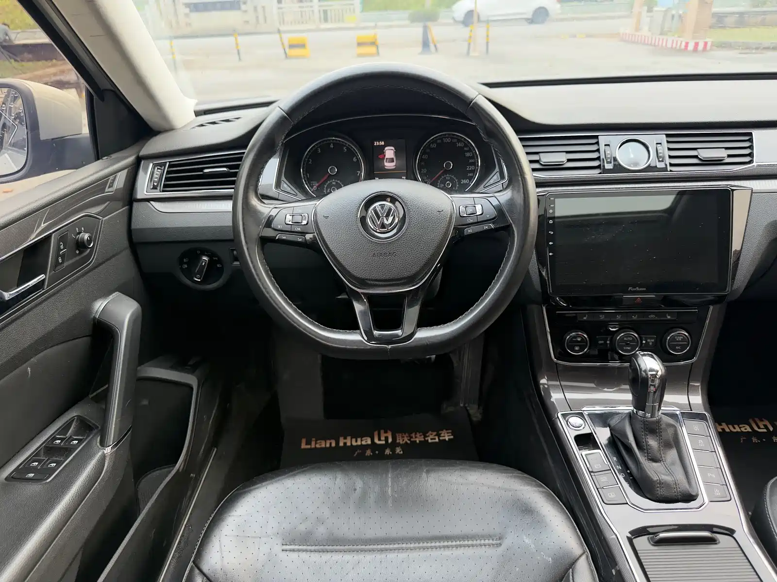 Фото 16 - Volkswagen Passat