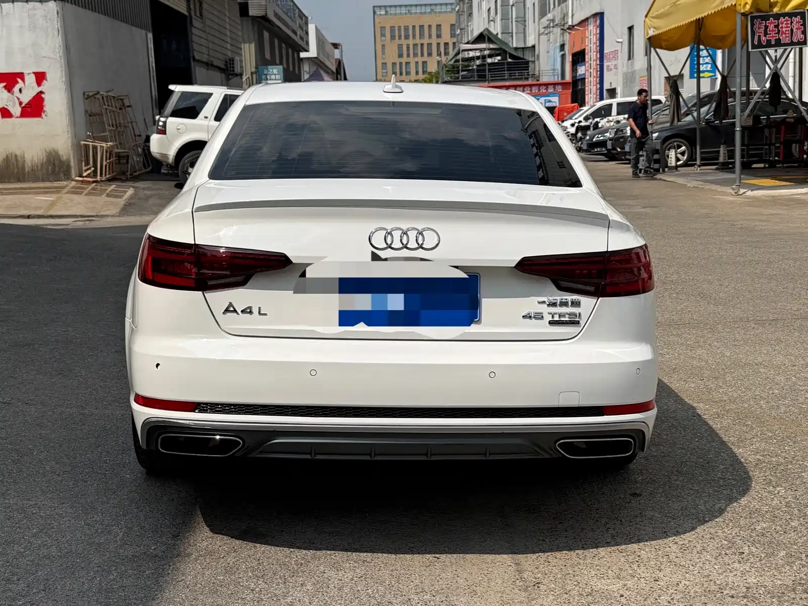 Фото 5 - Audi A4L