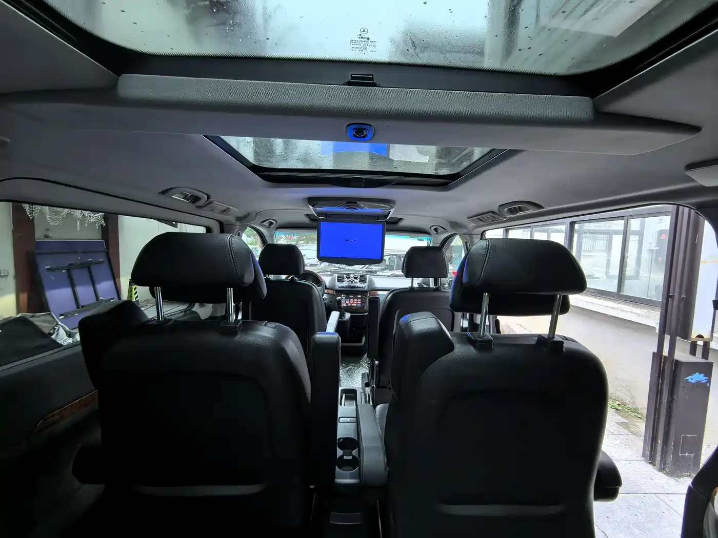 Mercedes-Benz Viano (Import) 2011 3.5L 125th Anniversary Edition 7-Seater фото 21