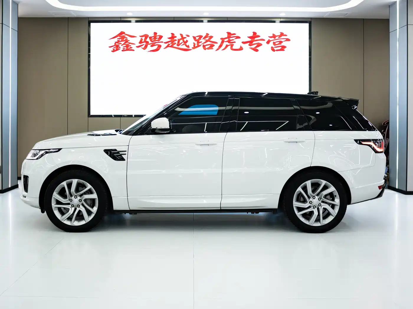 Land Rover Range Rover Sport 2018 3.0 SC V6 HSE DYNAMIC фото 3
