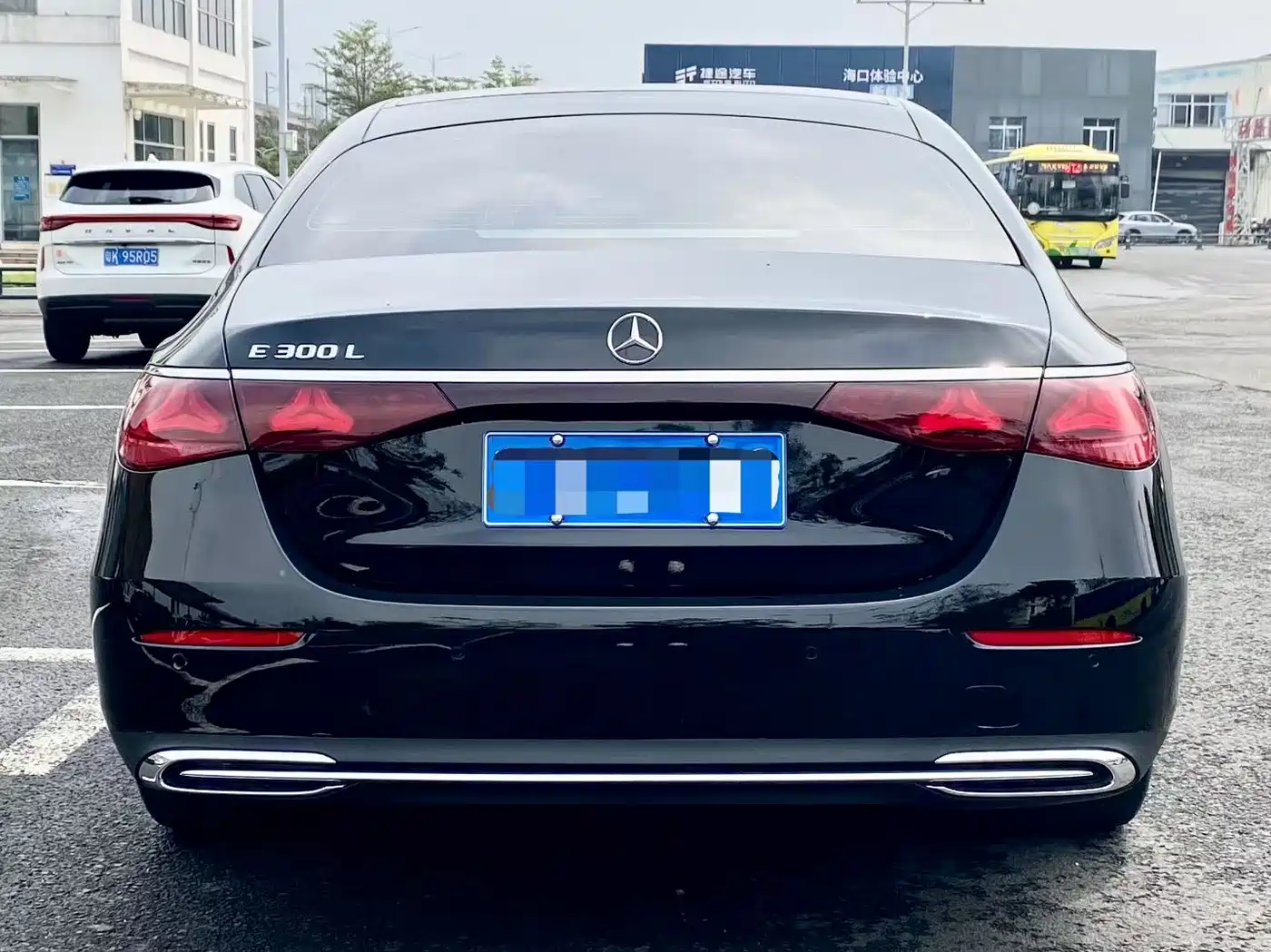Mercedes-Benz E-Class 2024 Model E 300 L Luxury фото 5