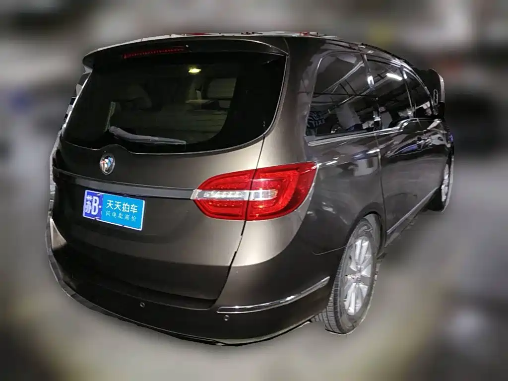 Фото 2 - Buick GL8
