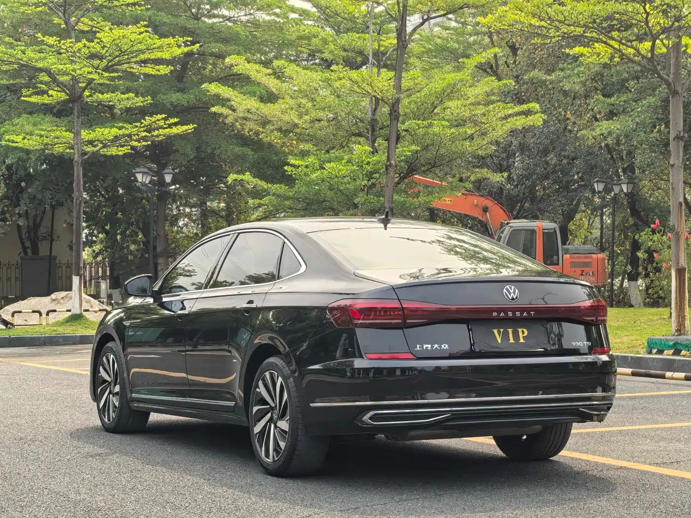 Volkswagen Passat 2022 330TSI Starlight Elite Edition фото 7