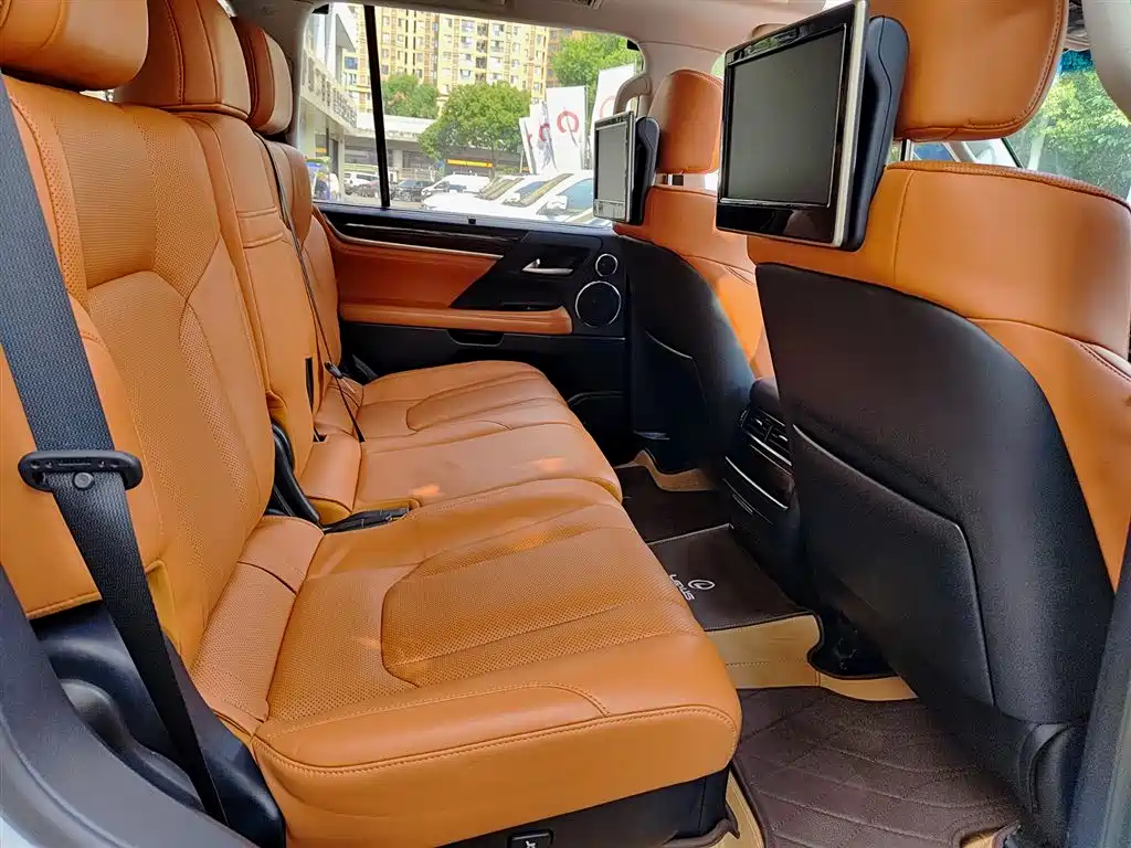 Lexus LX 2016 570 Dynamic Luxury Edition фото 11