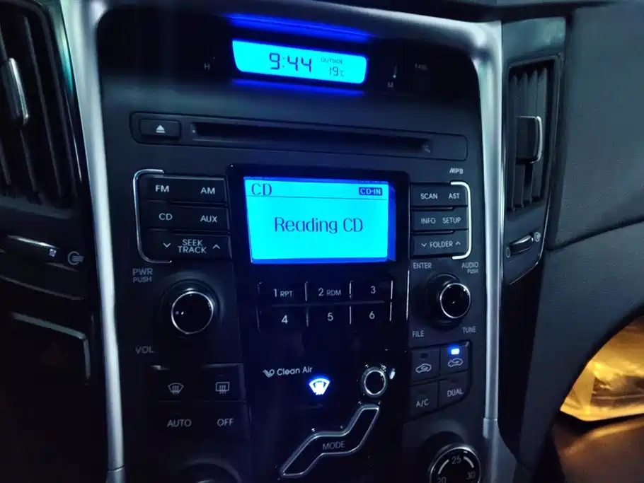 Photo 13 - Hyundai Sonata