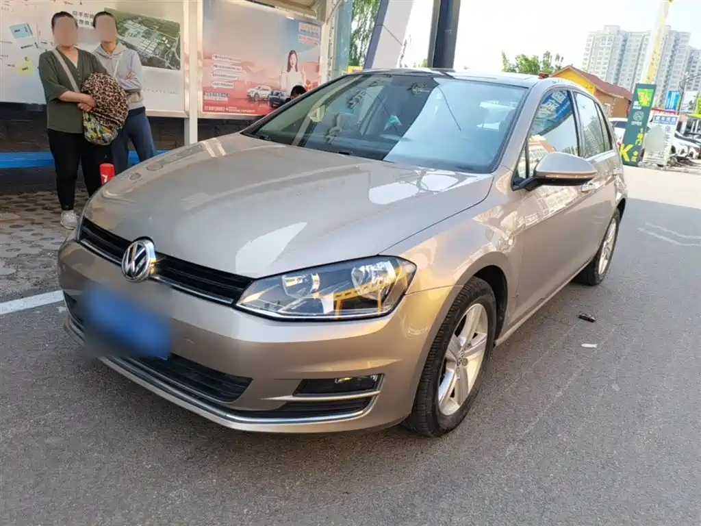 Volkswagen Golf 2015 1.6L Automatic Comfort фото 2