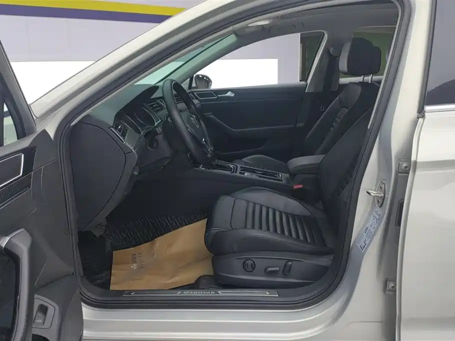 Volkswagen Magotan 2018 330TSI DSG Leading фото 9