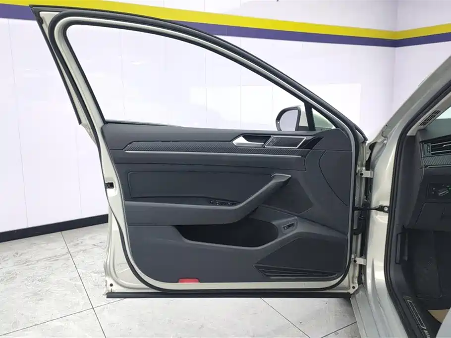 Volkswagen Magotan 2018 330TSI DSG Leading фото 7