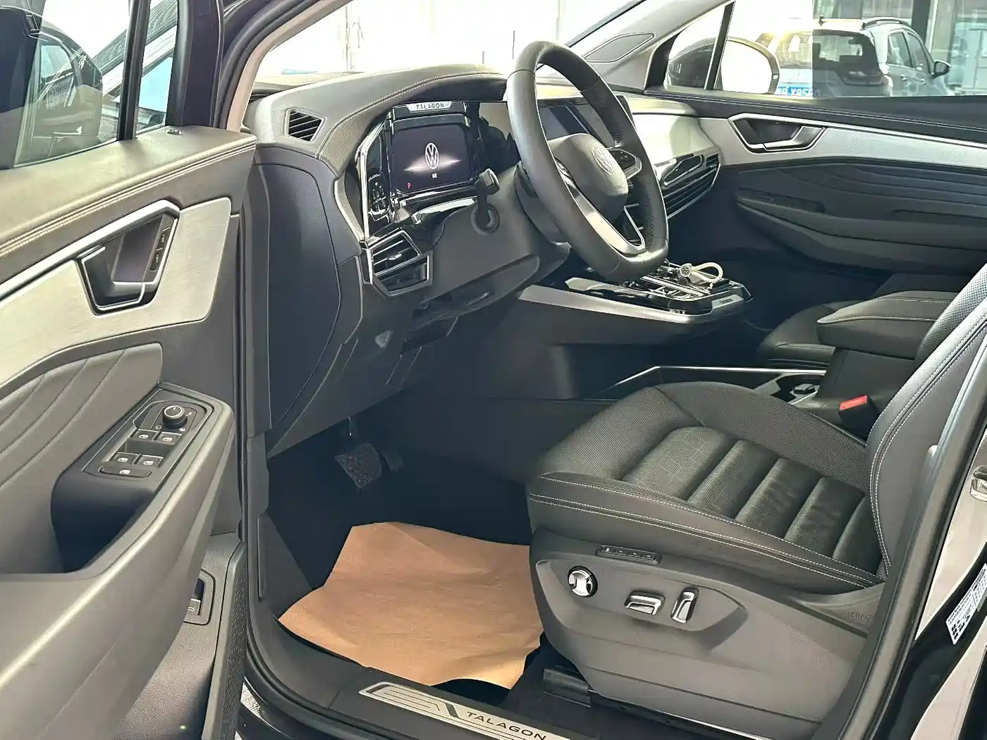 Volkswagen Talagon 2023 Facelift 380TSI 4WD Luxury Premium Pro Edition 6-Seater фото 8