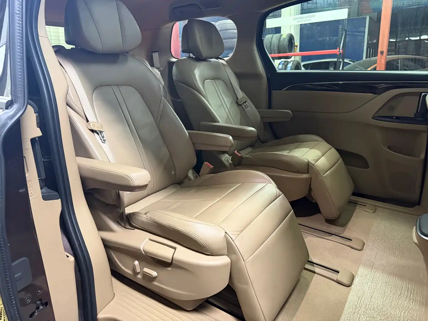 Buick GL8 2018 ES 28T Luxury Type China VI фото 27