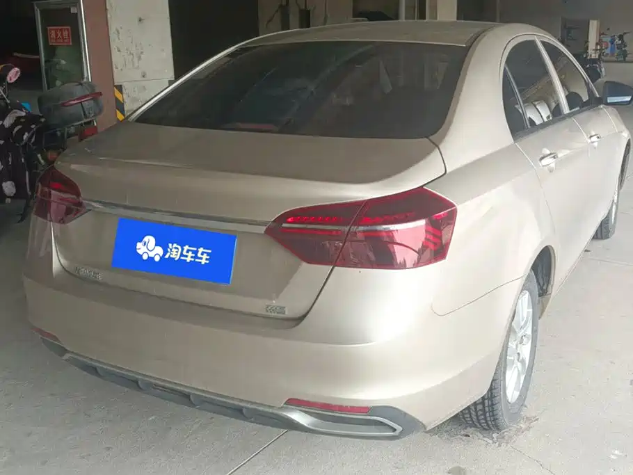 Фото 3 - Geely Emgrand