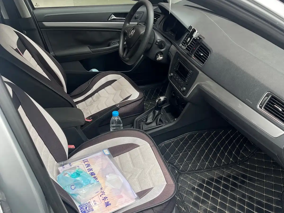 Volkswagen Lavida 2015 1.6L Automatic Trend Edition фото 6