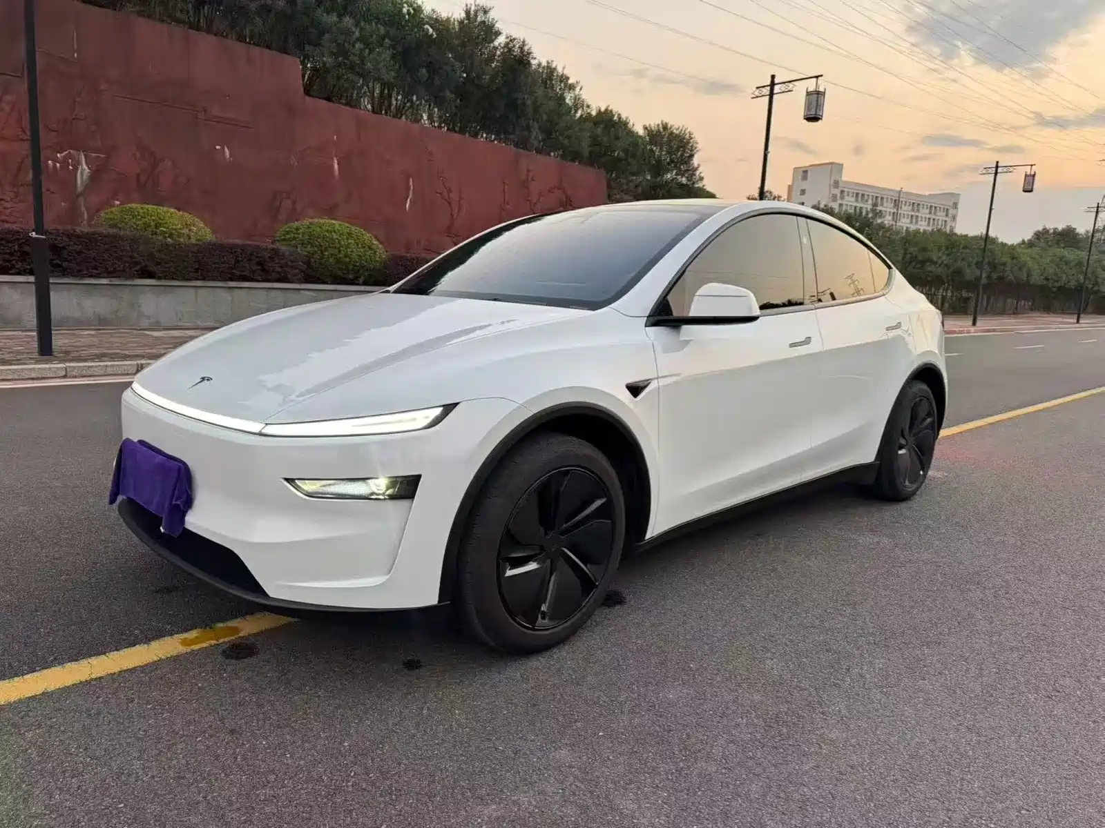 Photo 1 - Tesla Model Y