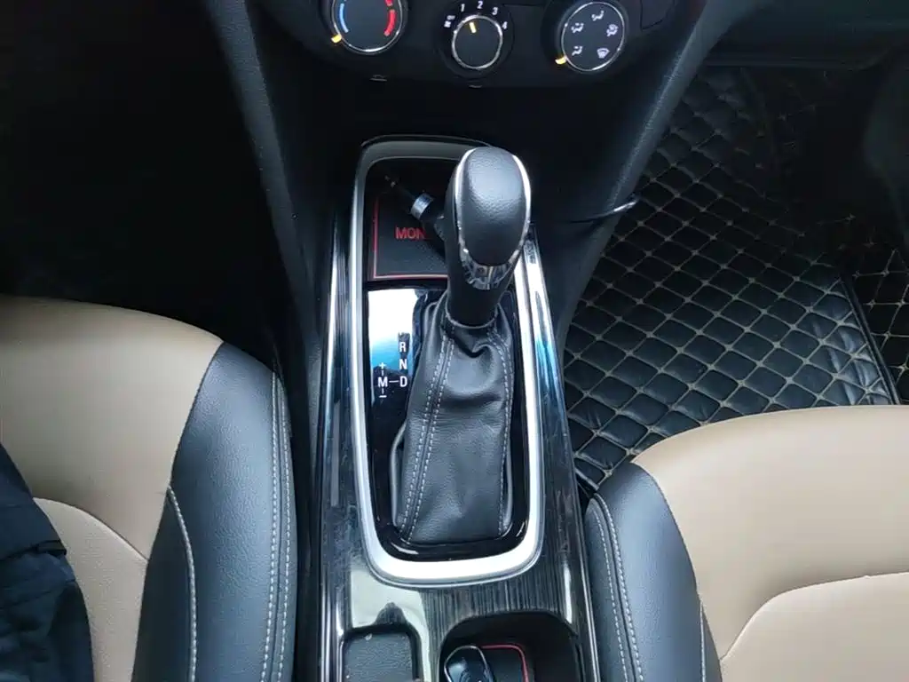 Chevrolet Monza 2020 320 Auto Comfort Edition фото 14