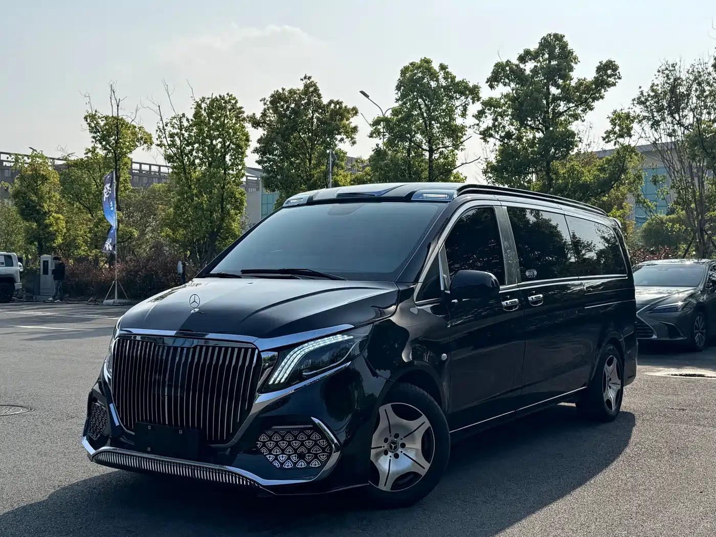 Mercedes-Benz Vito 2023 2.0T Business 7-Seater