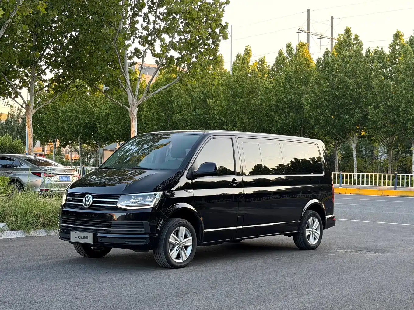 Фото 1 - Volkswagen Caravelle