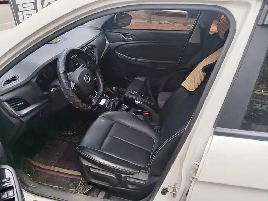 Landwind X2 2018 2017 1.6L Manual Sharp Edition