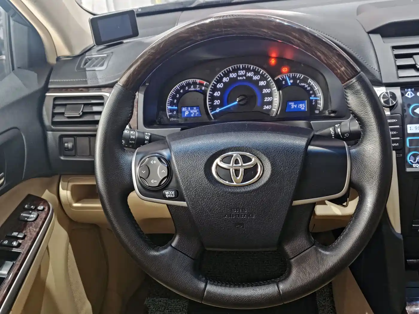 Toyota Camry 2015 2.0E Elite Edition фото 16
