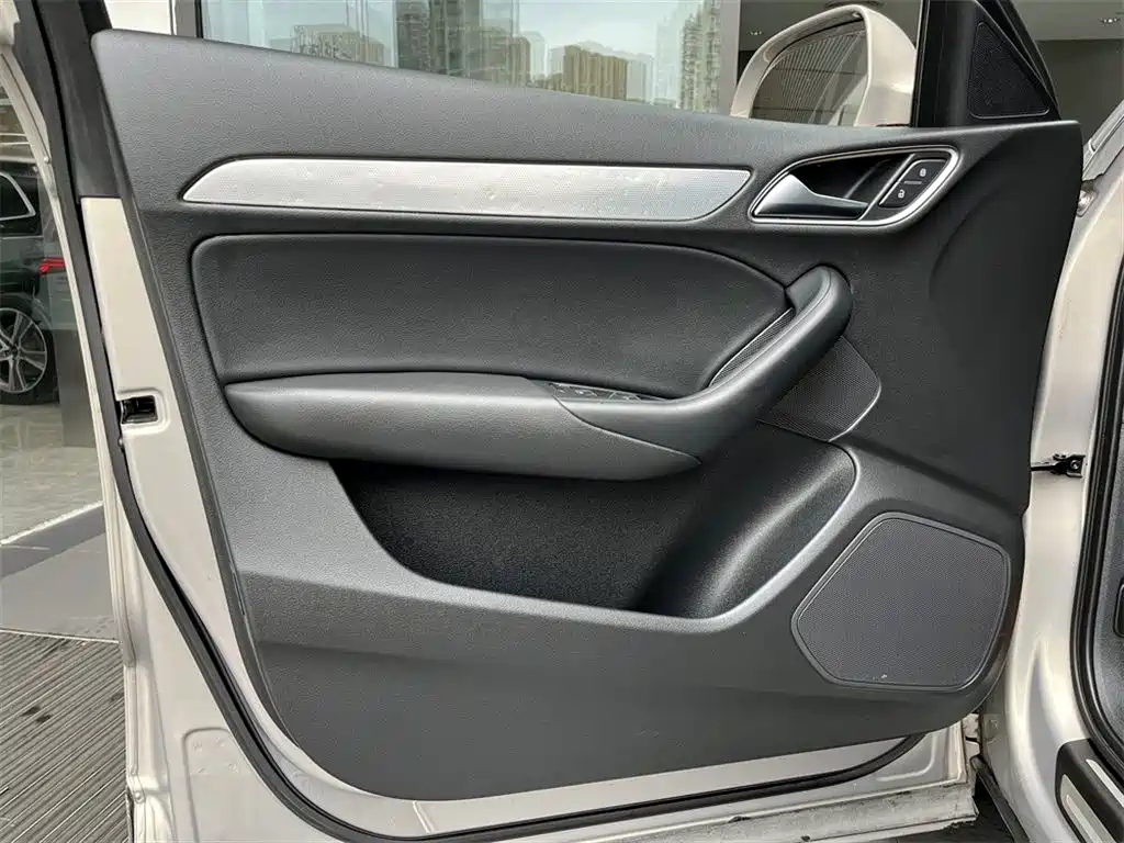 Photo 13 - Audi Q3