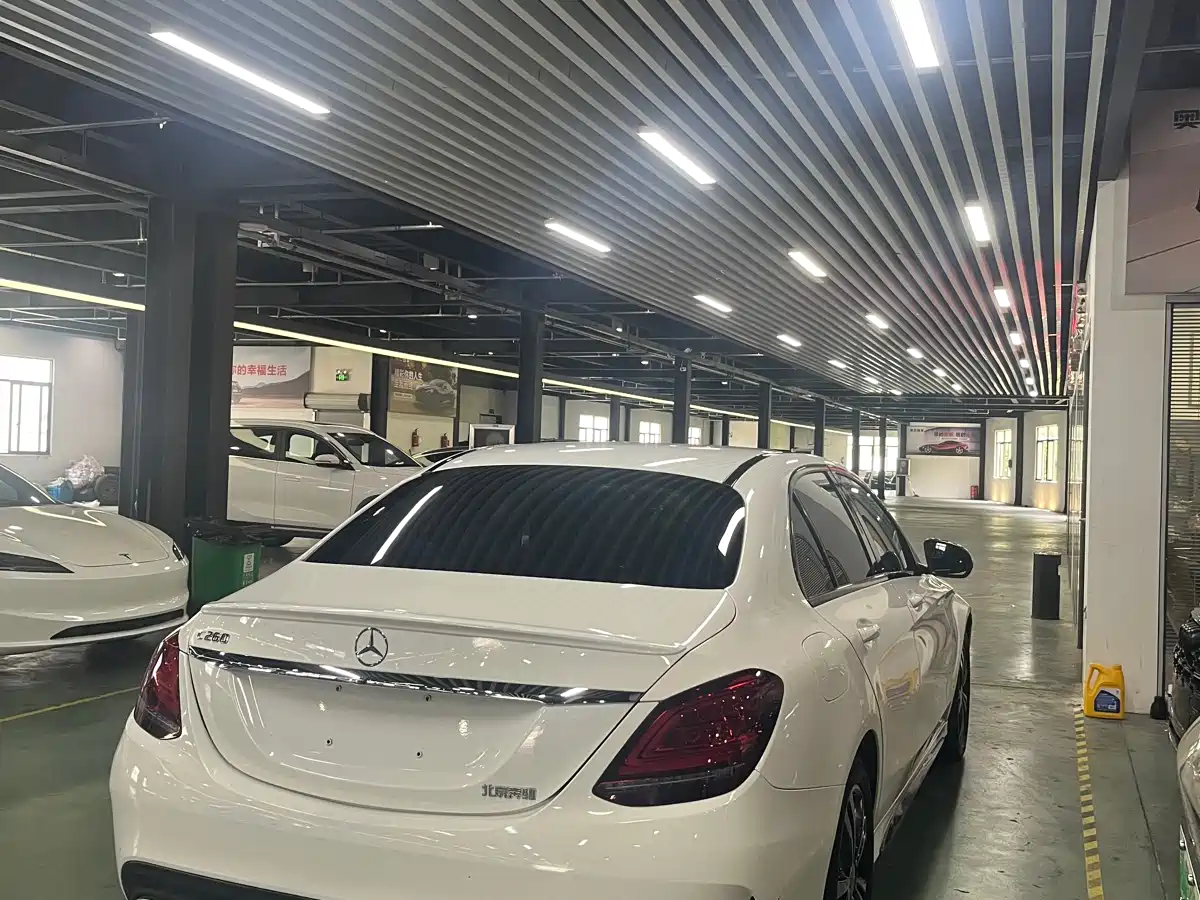 Фото 7 - Mercedes-Benz C-Class