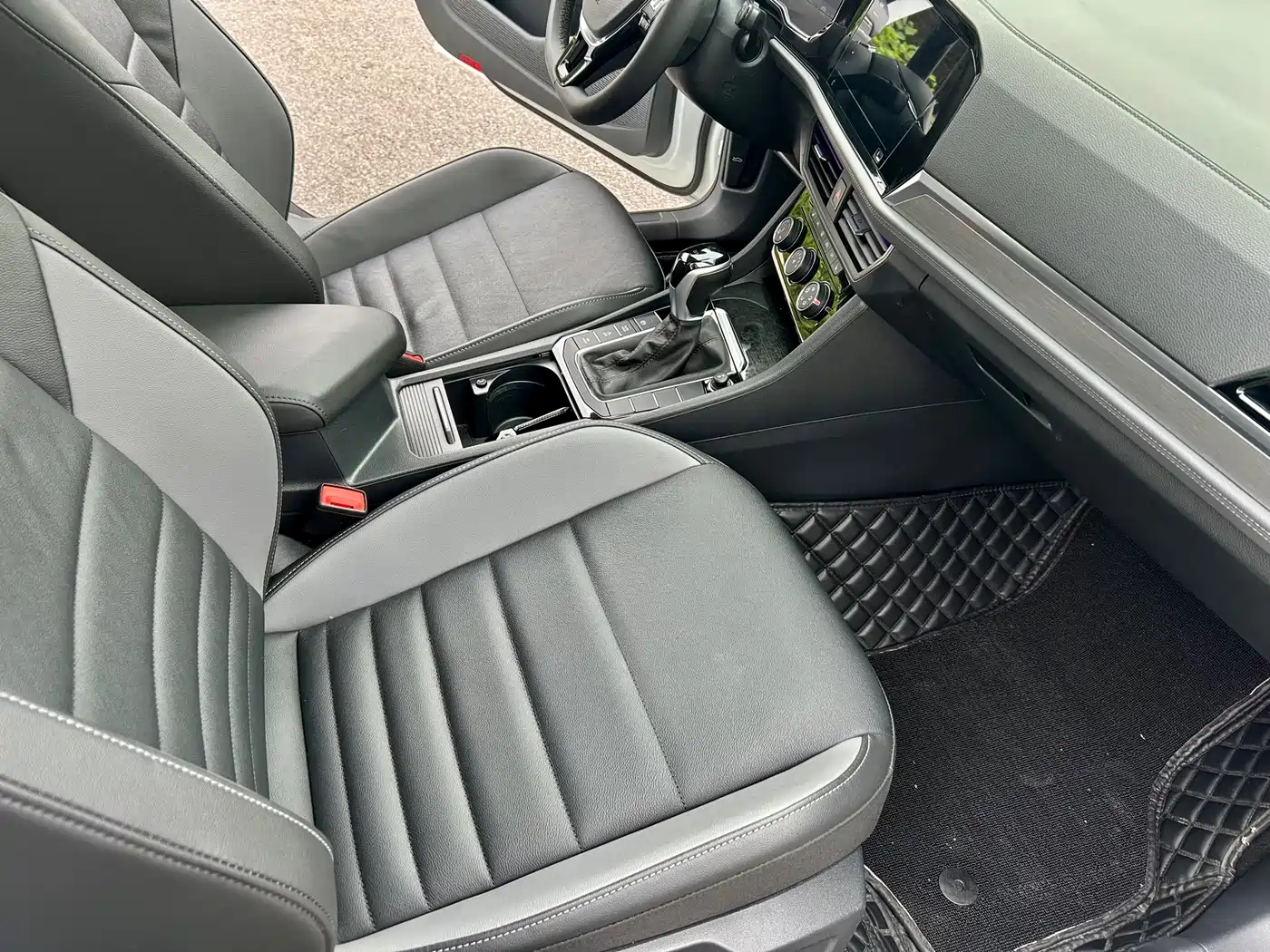 Volkswagen Sagitar 2022 280TSI DSG Surpassing Edition фото 12